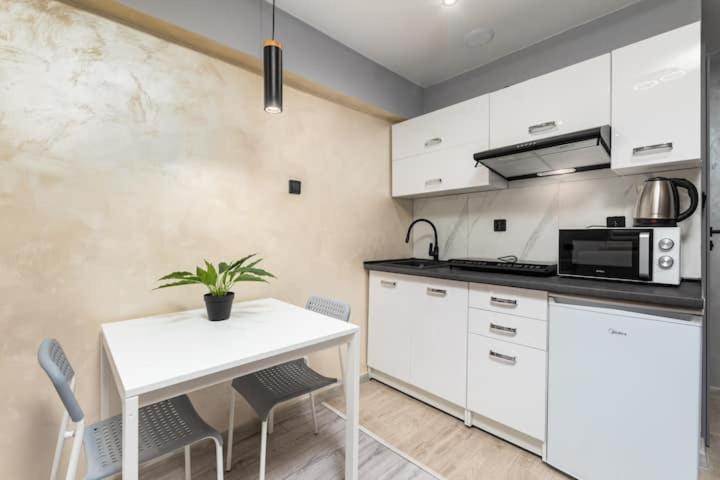 Czerniakowska 40 B Apartament *
